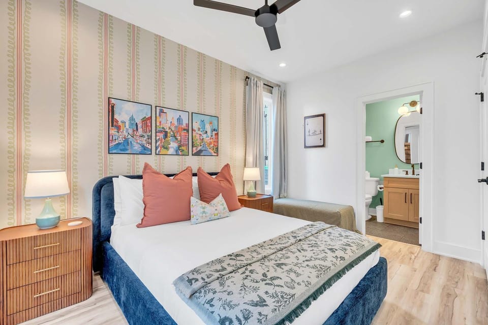 4BR Nashville Getaway - Rooftop Views - Fire Pit Apartment in East Nashville