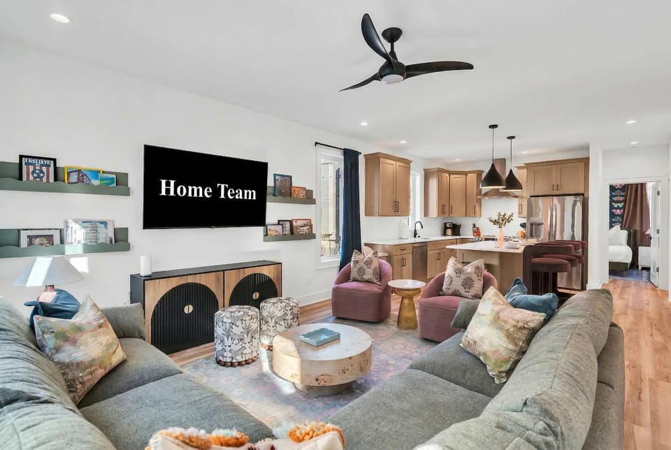 4BR Nashville Getaway - Rooftop Views - Fire Pit Apartment in East Nashville