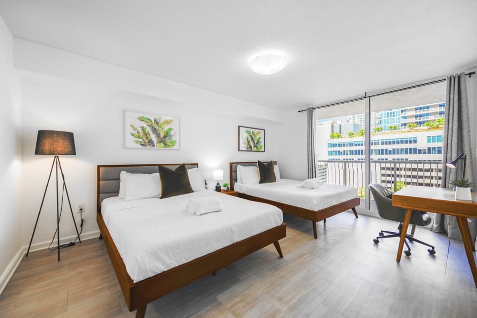 Bed, Seating area, Bedroom