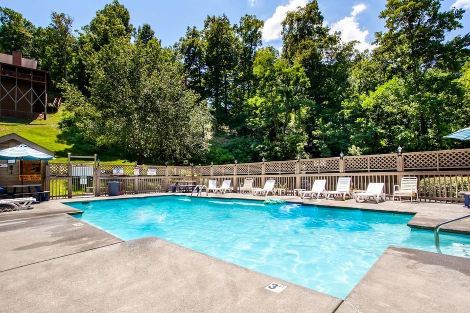 Eagles Nest by American Patriot Getaways House in Sevierville