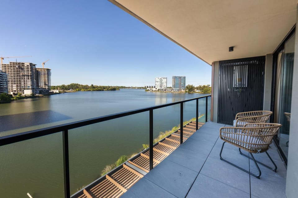 Balcony/Terrace, Lake view