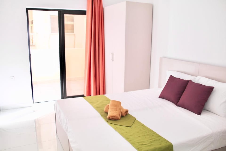 Seaview Sliema 3bedroom apartment Perfect Holiday Apartment in Sliema
