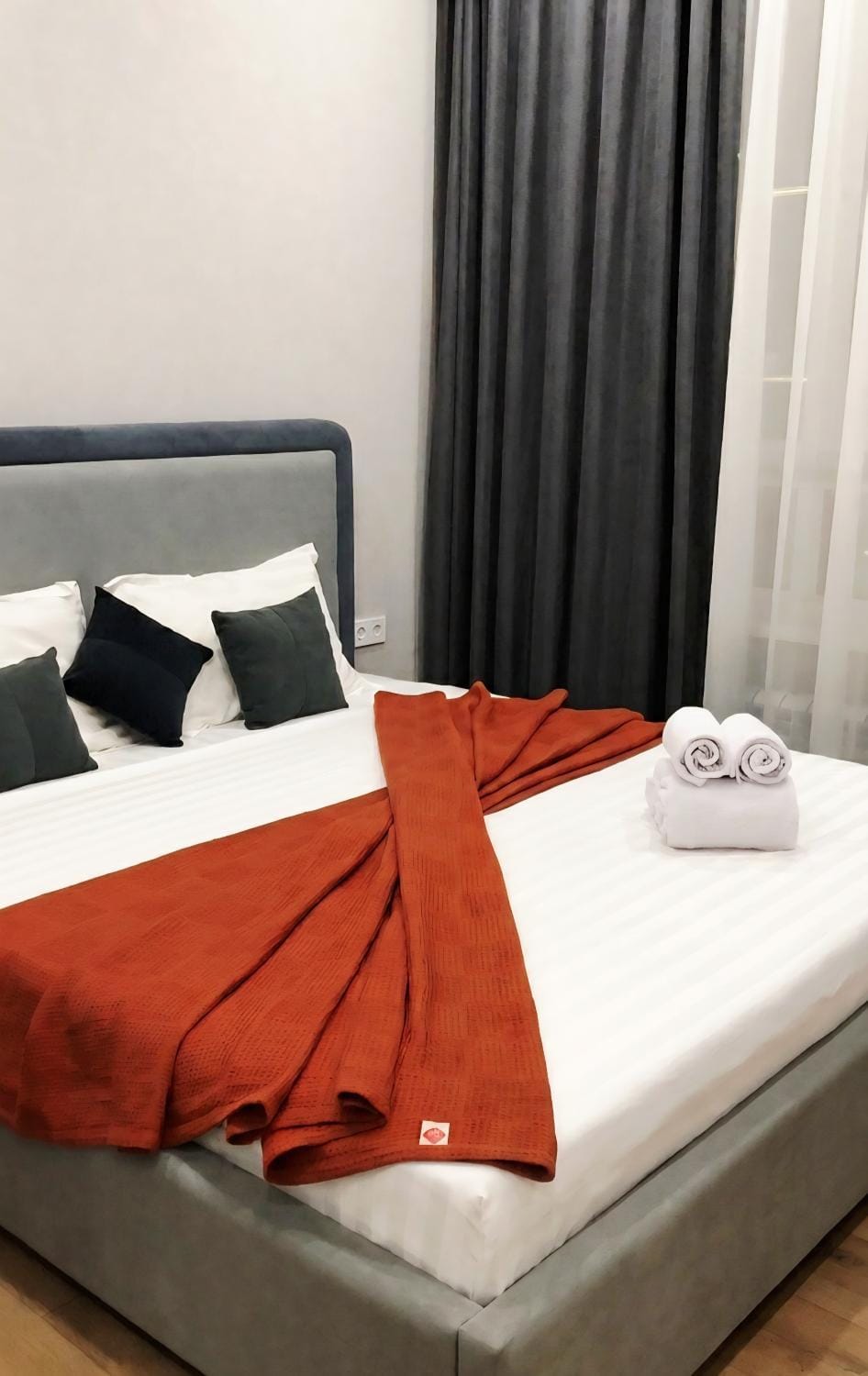 1BR near Botanical garden, King-Size Bed Apartment in Kazakhstan