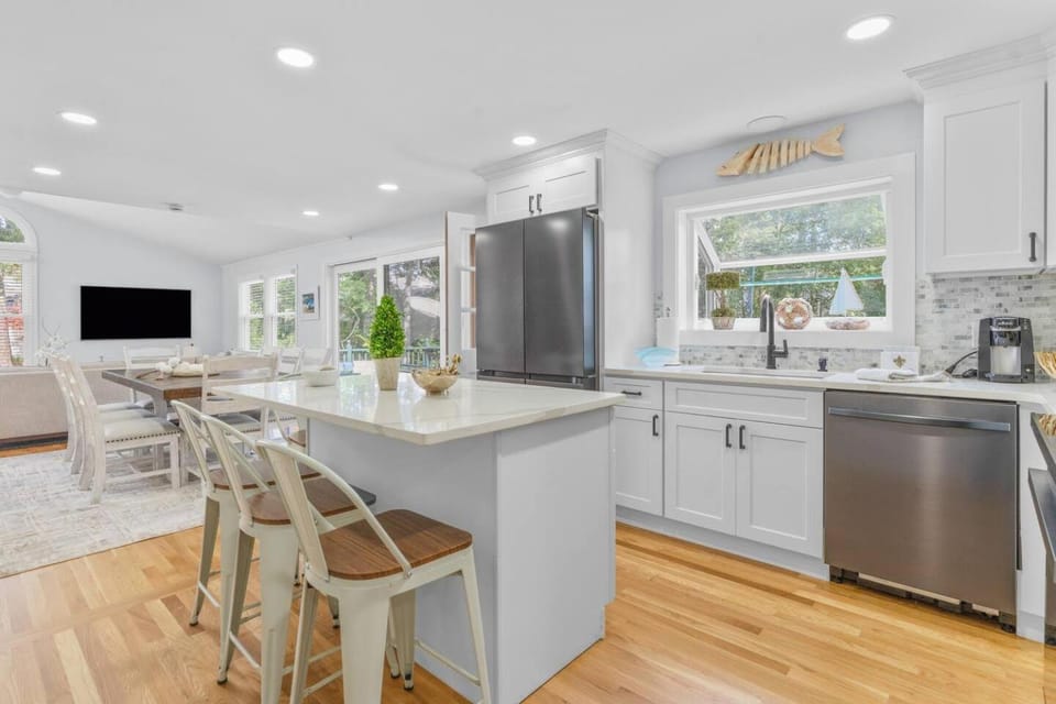 Newly Remodeled Cape Home | Hyannis | Sleeps 10 House in Hyannis Port