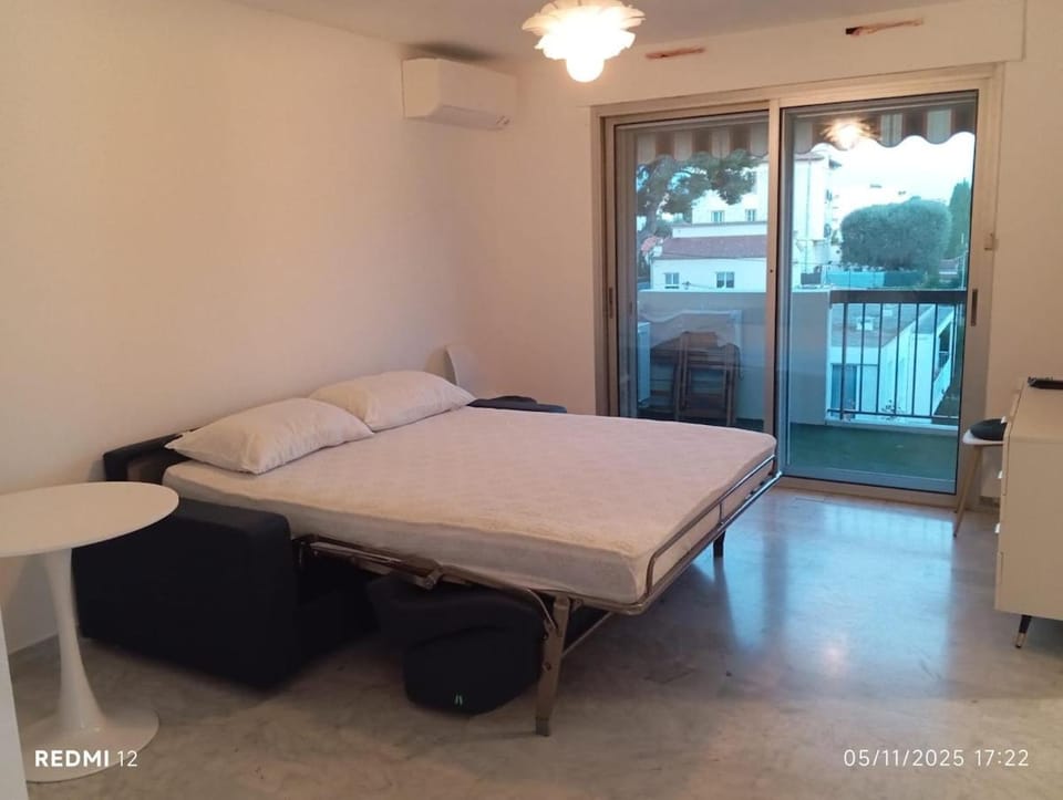 Chez Mara Elegant Italian style studio Apartment in Cagnes-sur-Mer