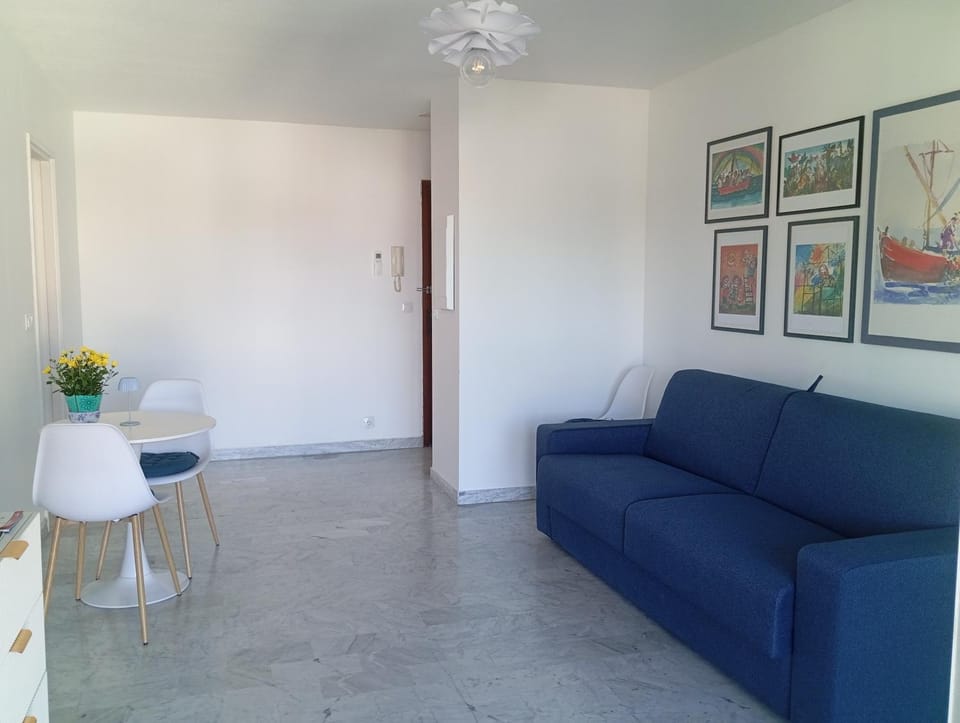 Chez Mara Elegant Italian style studio Apartment in Cagnes-sur-Mer