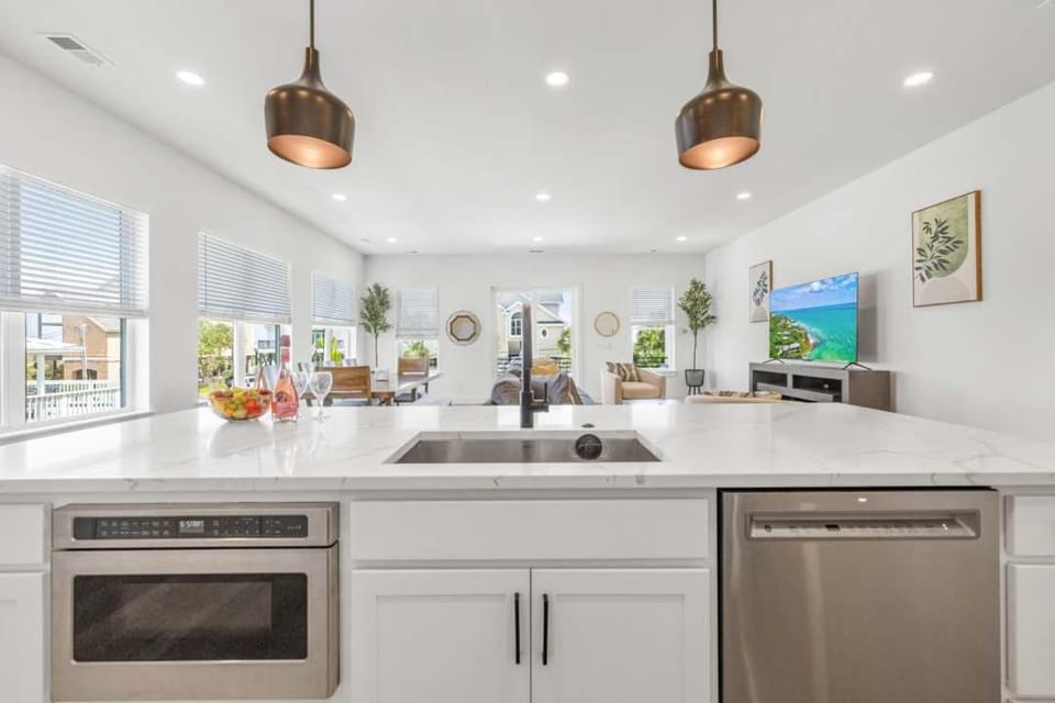Casa Blanca Luna Showstopper Sea View Home House in South Carolina