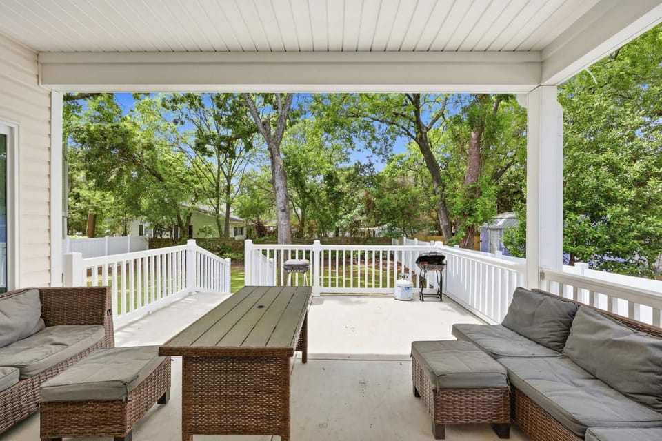 Salty Seagull Pet Friendly Beach House House in Myrtle Beach