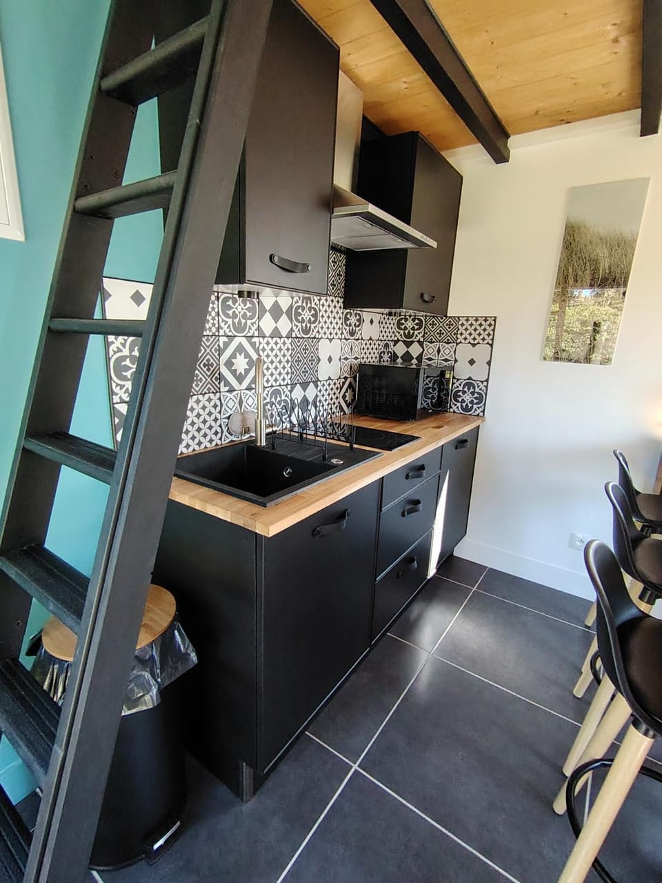 Kitchen or kitchenette