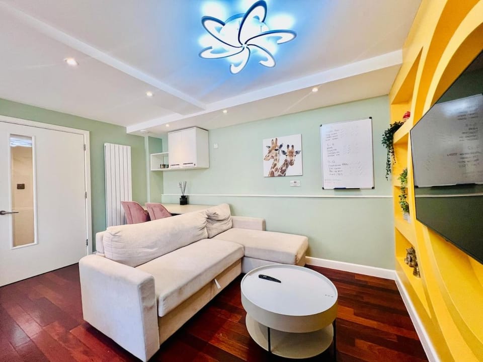 Modern Apartment in Vibrant Shoreditch Apartment in London Borough of Hackney