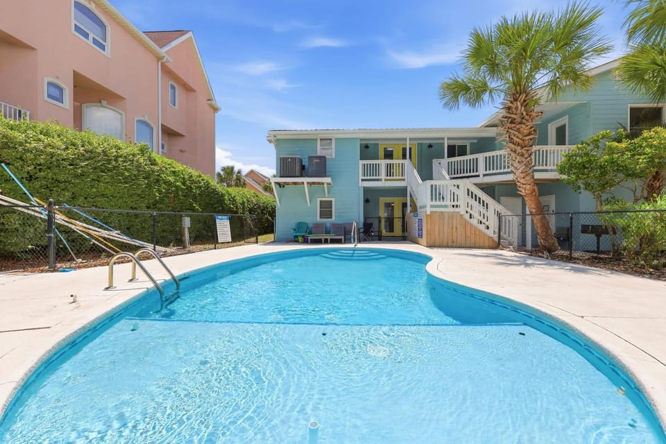 Wavecrest Grand with Pool Great for Groups House in South Carolina