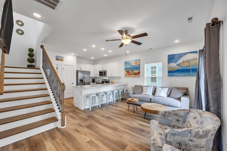Horizon Dune Pet Friendly House Walk to Beach House in Myrtle Beach