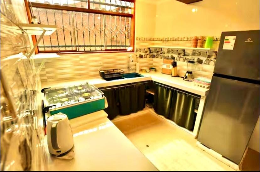 Master Suite w Private Bath in Brand New Pisac Guesthouse & CoLiving Space Vacation rental in Pisac