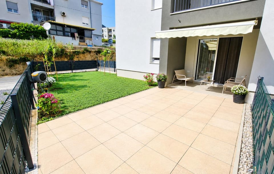 Patio, Spring, Garden, Balcony/Terrace, Garden view