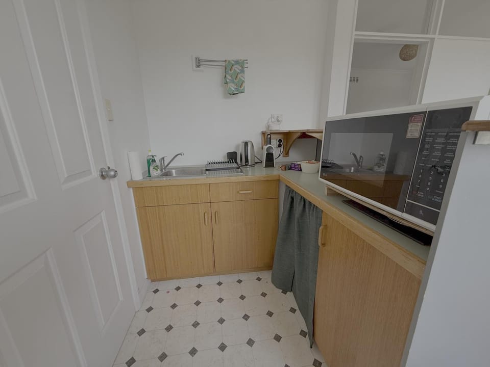 Coffee/tea facilities, Kitchen or kitchenette, microwave