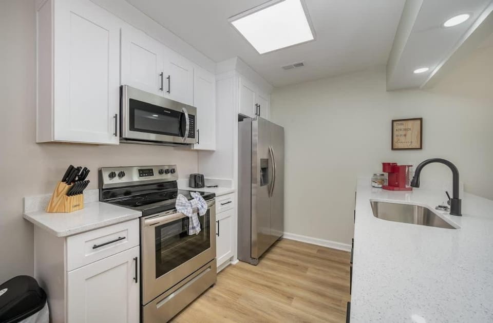 Coral Retreat Pet Friendly Modern Home House in Myrtle Beach
