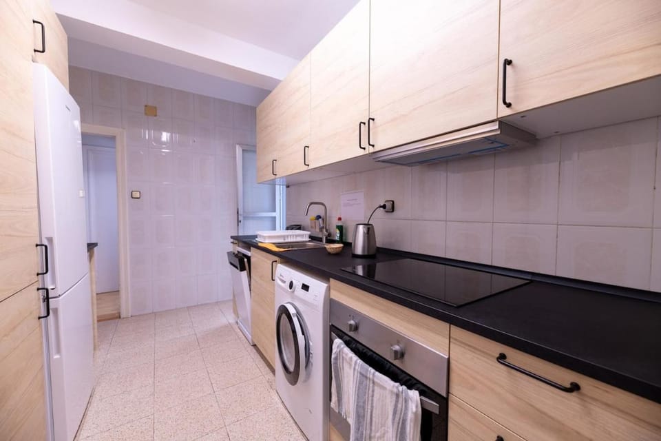 Spacious 5 Bedroom Apartment Near Train and Bus Station Apartment in Cartagena