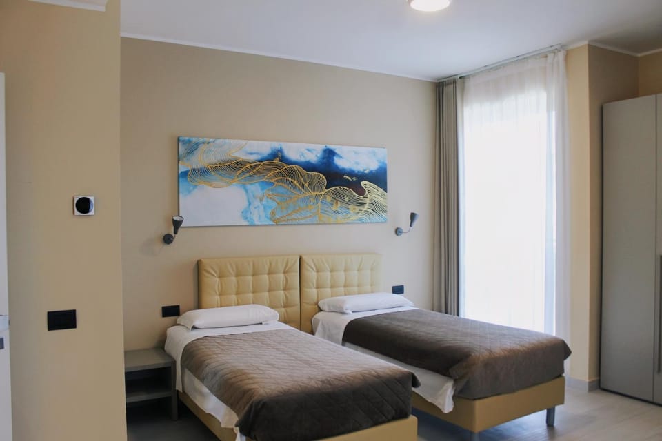 Bed, Living room, Photo of the whole room, Bedroom