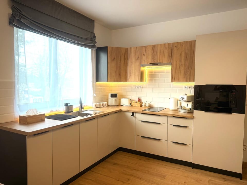microwave, stove, toaster, kitchen