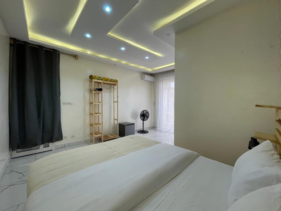 Bed, Photo of the whole room, Bedroom, wardrobe, air conditioner