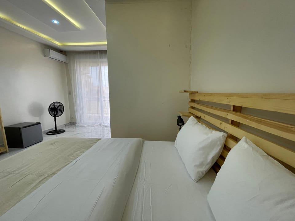 Bed, Photo of the whole room, Bedroom, air conditioner