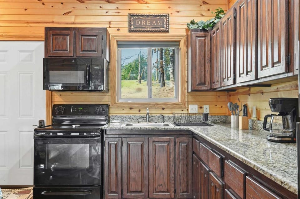 Quail Cove Oak Premium Lakefront Condo Boat Slip Apartment in Table Rock Lake