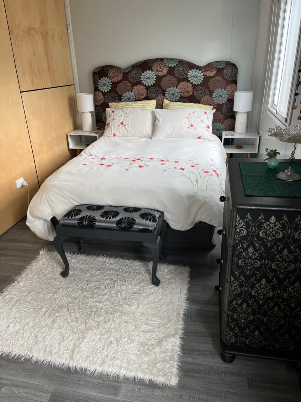 Centrally located peaceful place Apartment in West Coast