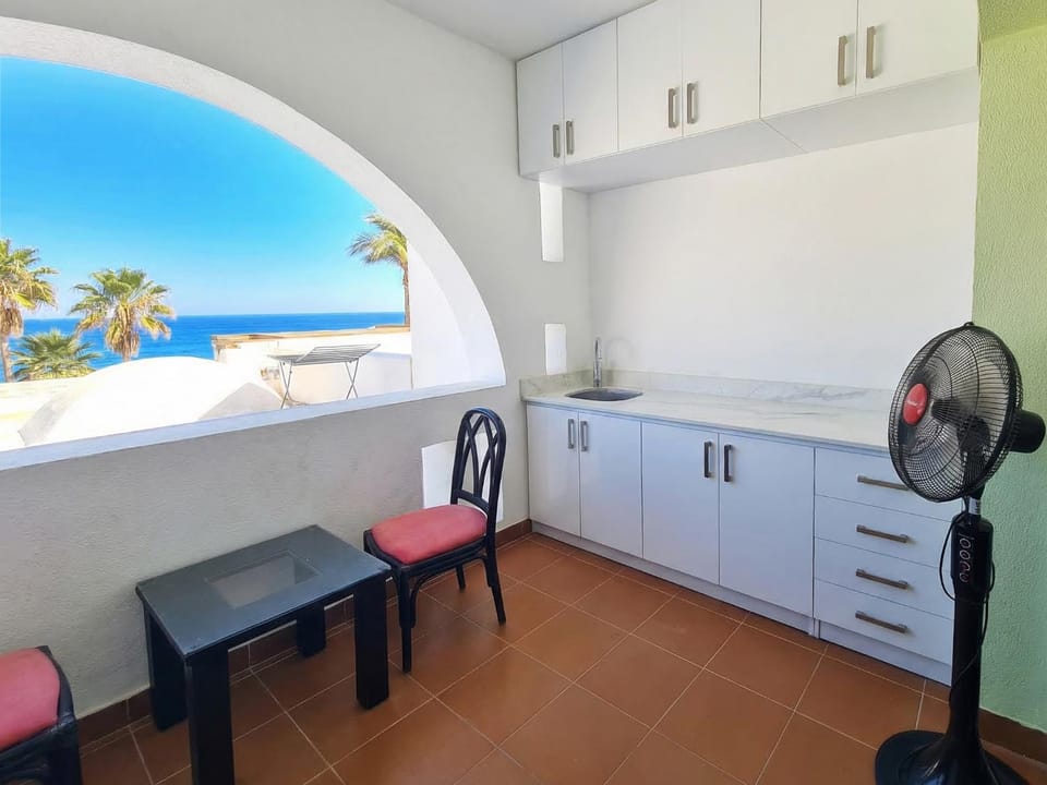 Natural landscape, Kitchen or kitchenette, Dining area, Sea view