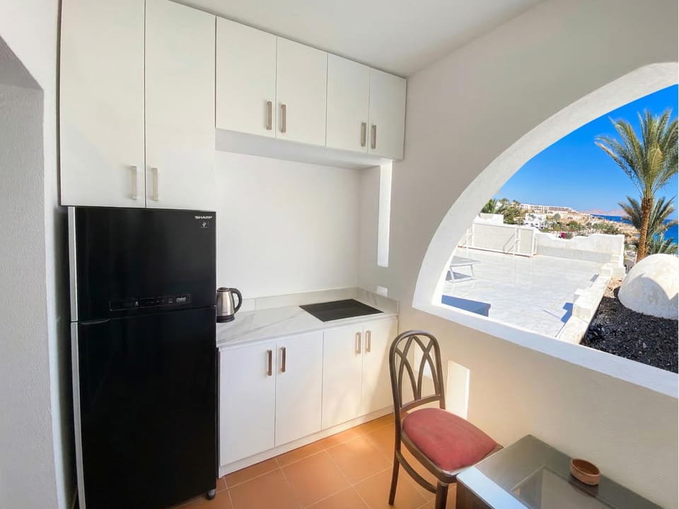 Natural landscape, BBQ facilities, TV and multimedia, Kitchen or kitchenette, Dining area, Evening entertainment, Sea view, Sea view, microwave, kitchen