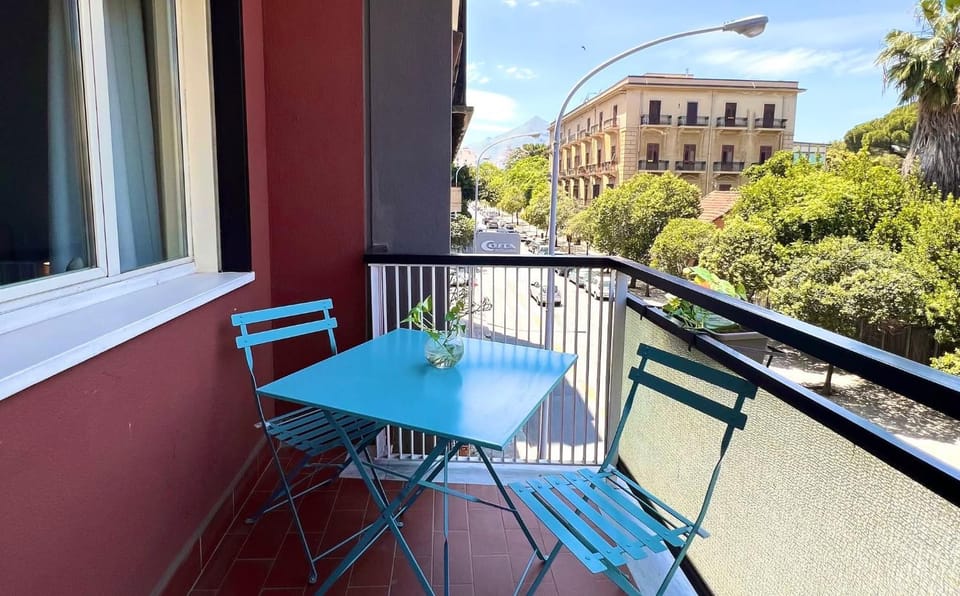 Property building, View (from property/room), Balcony/Terrace