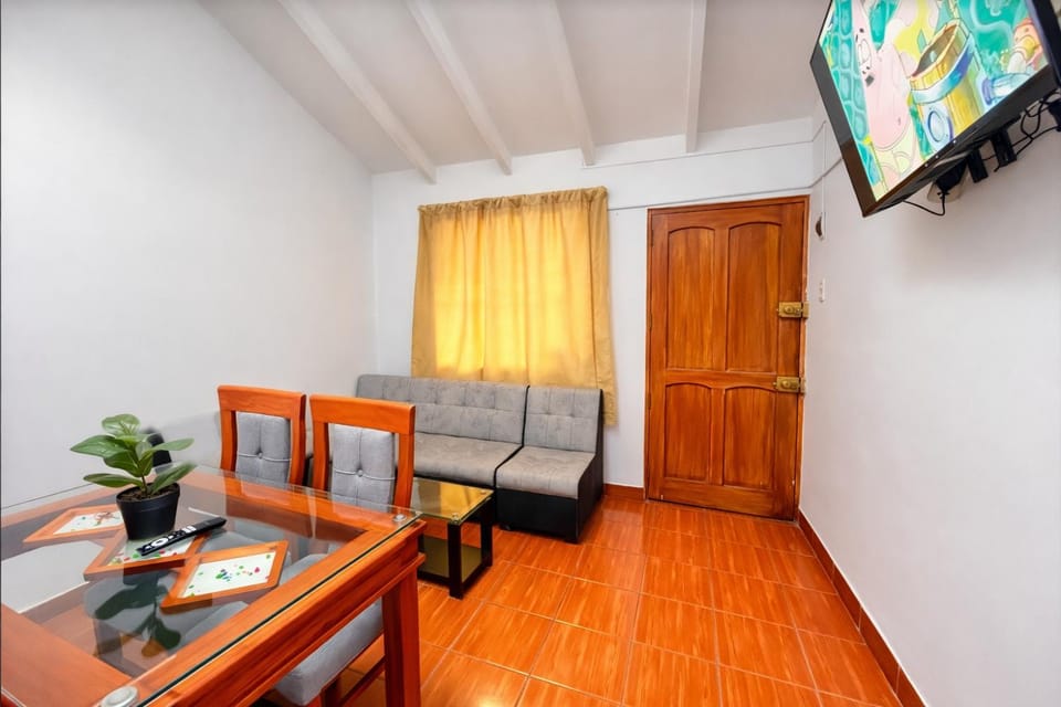 Communal lounge/ TV room, TV and multimedia, Living room, Seating area, Dining area, Evening entertainment