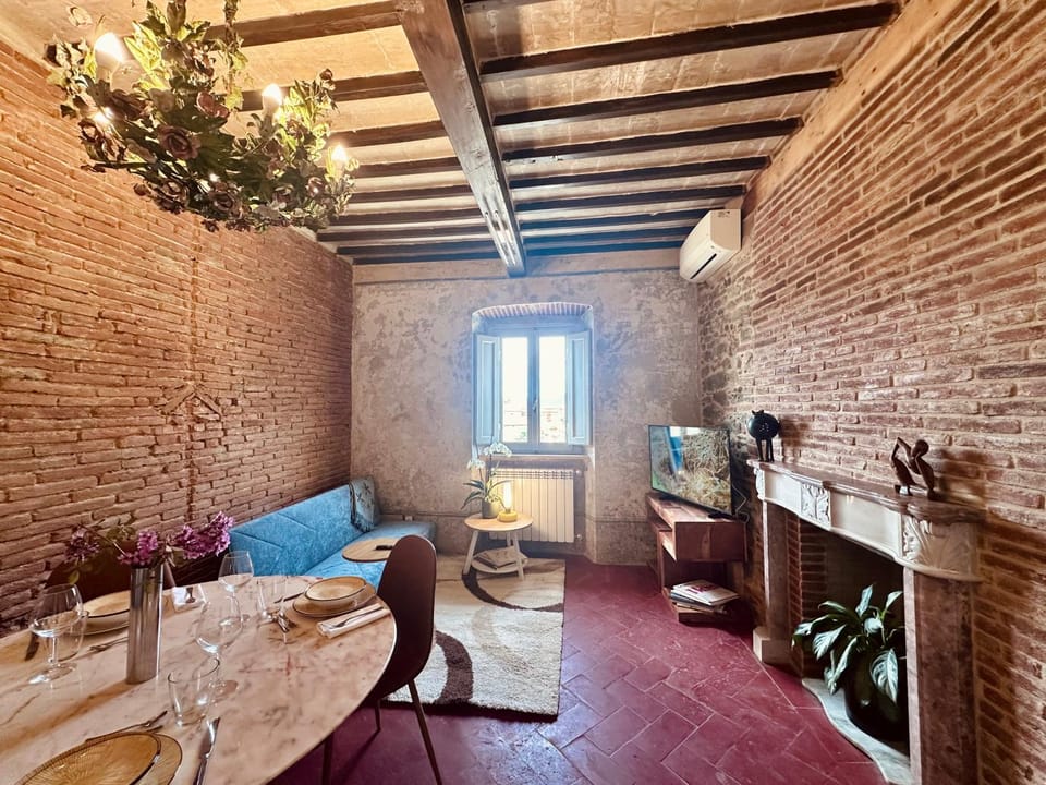 Living room, Seating area, Dining area, fireplace, fireplace