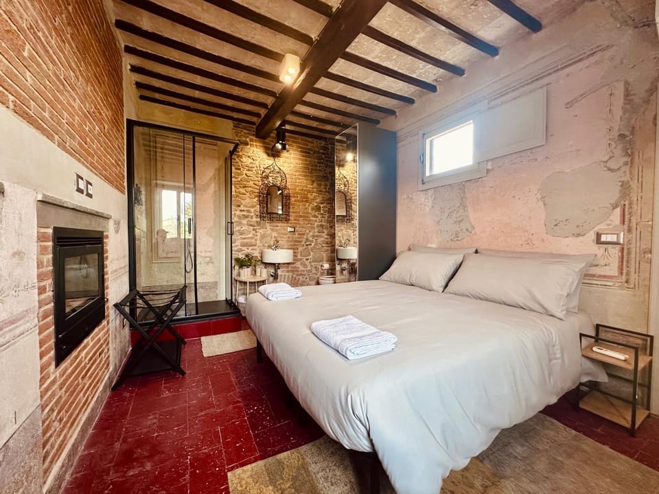Shower, Bedroom