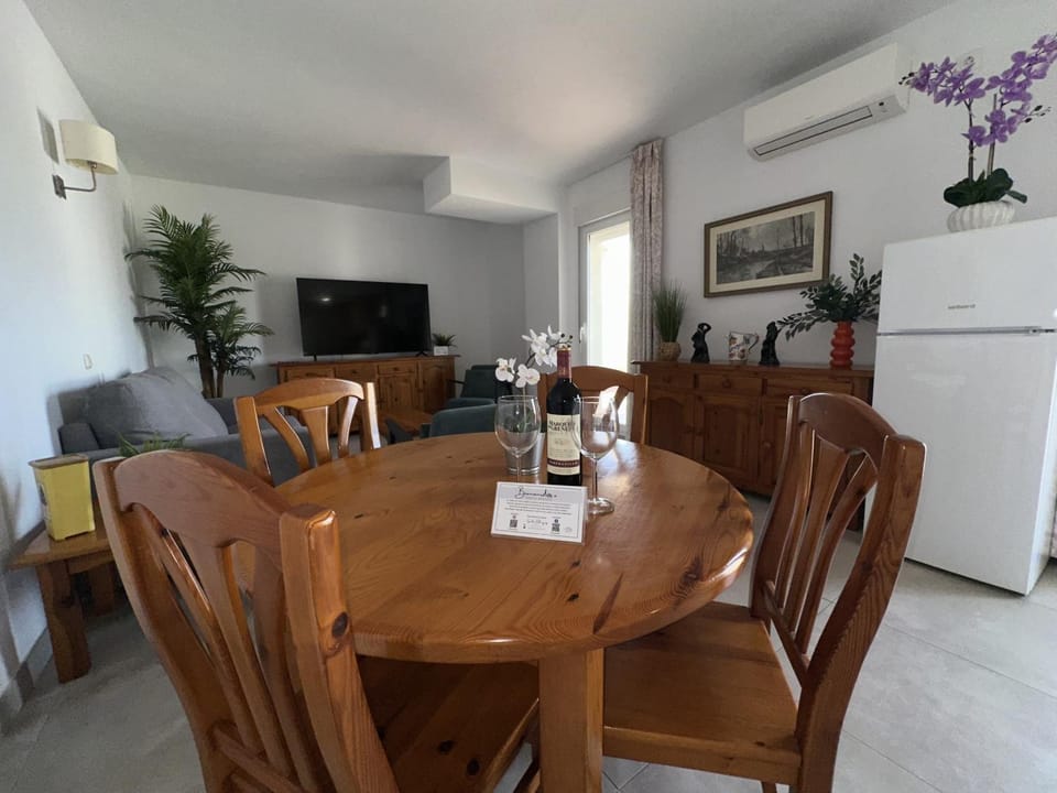 TV and multimedia, Dining area