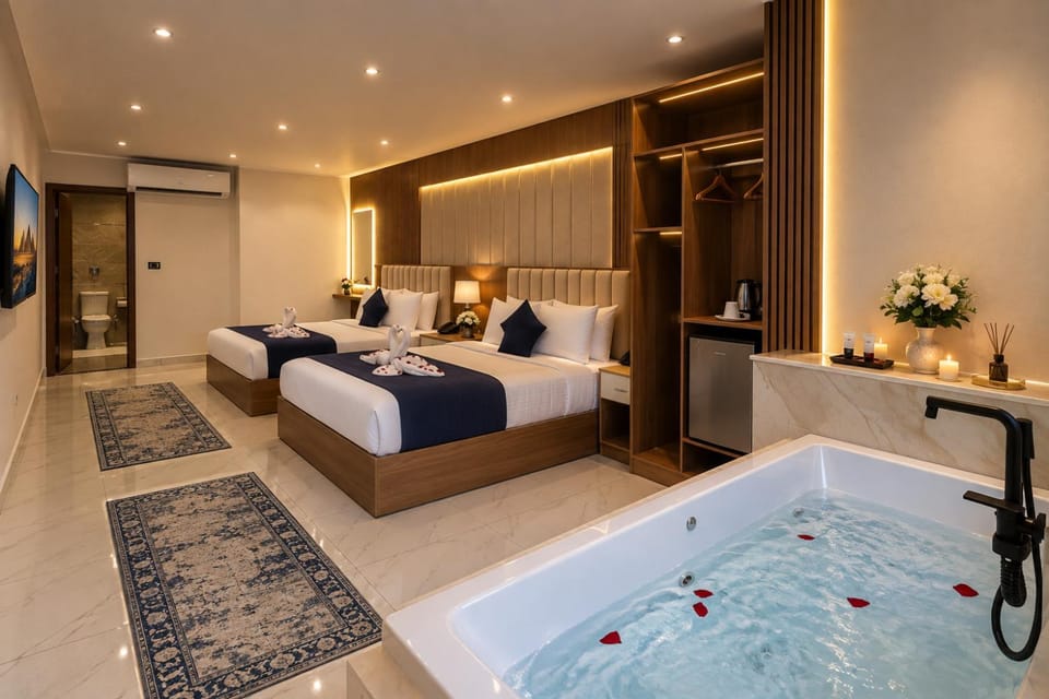 Bed, Hot Tub, Photo of the whole room, Bedroom, towels