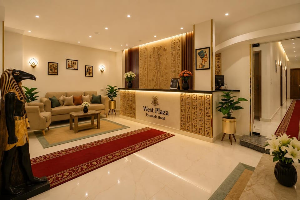 TV and multimedia, Lobby or reception, Bedroom