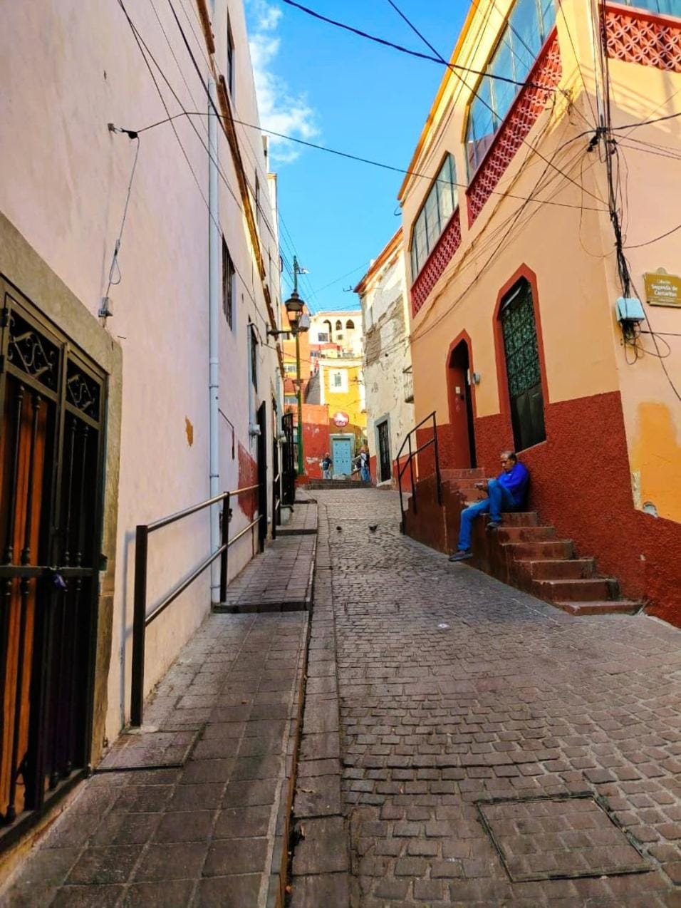 Neighbourhood, Street view