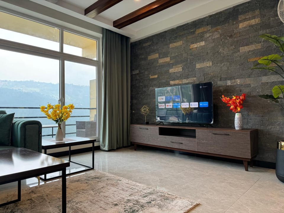 Living room, Seating area, Evening entertainment