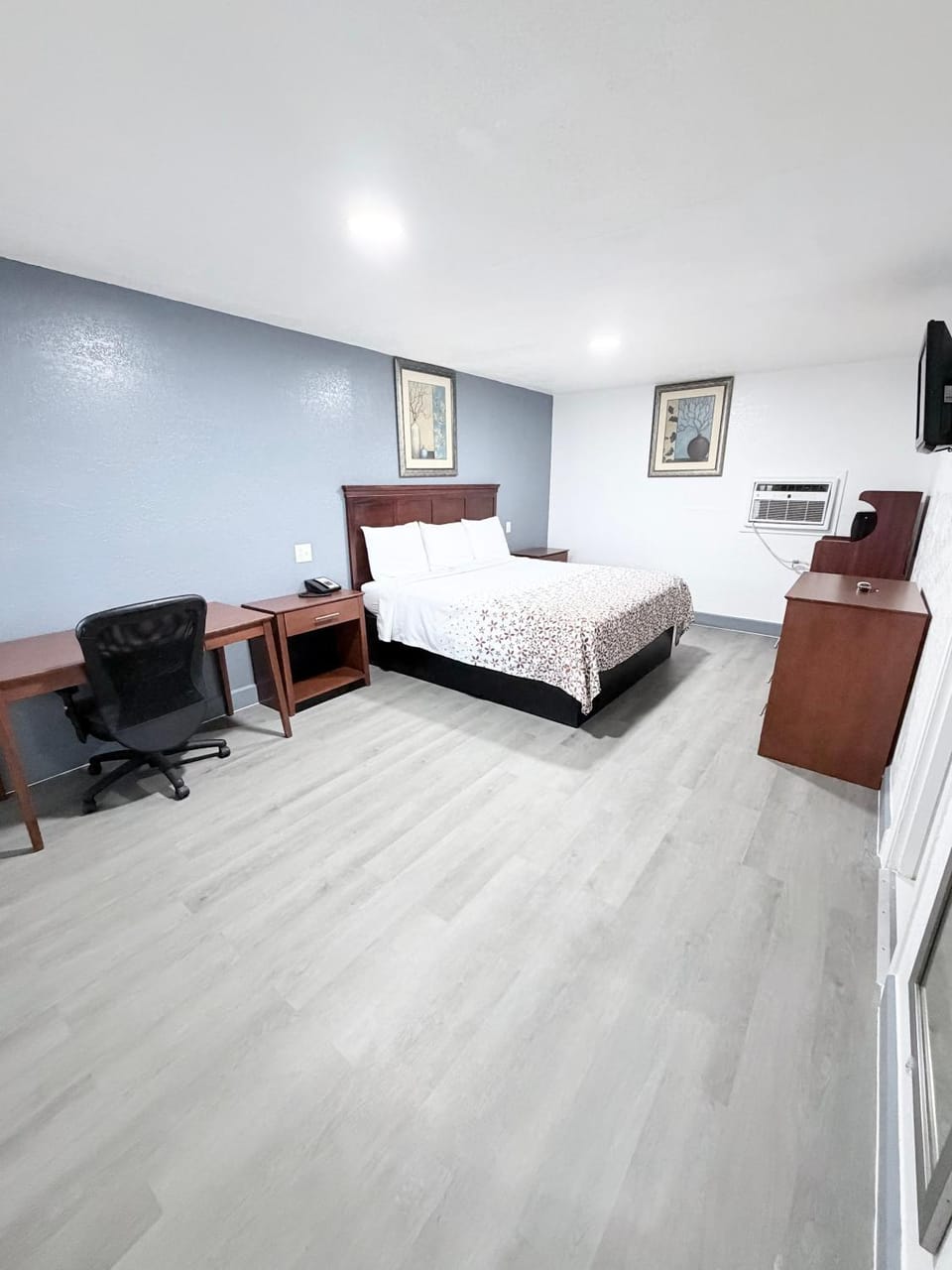 Economy Inn Hotel in Longview
