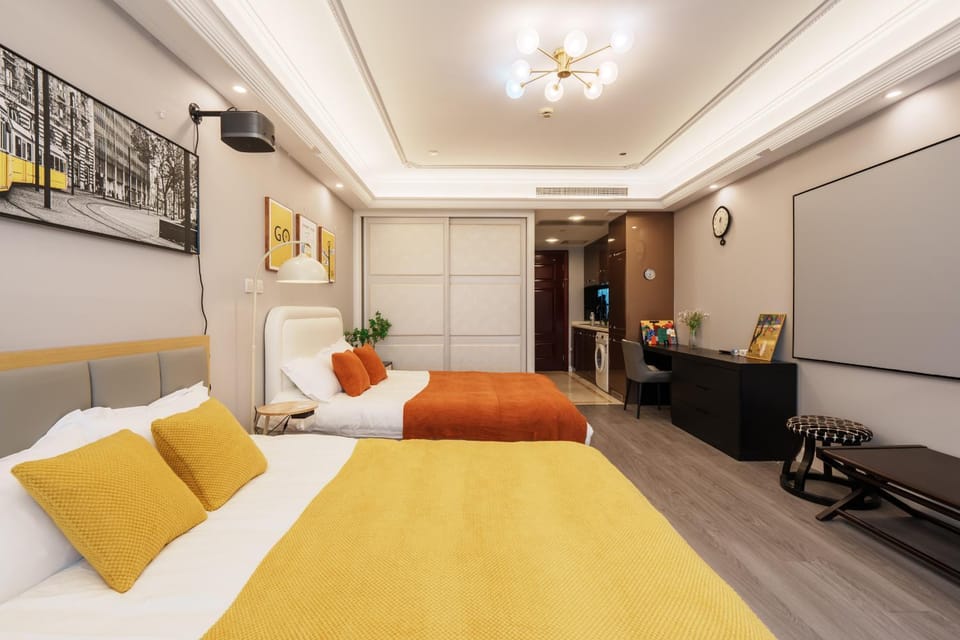 TV and multimedia, Photo of the whole room, Bedroom