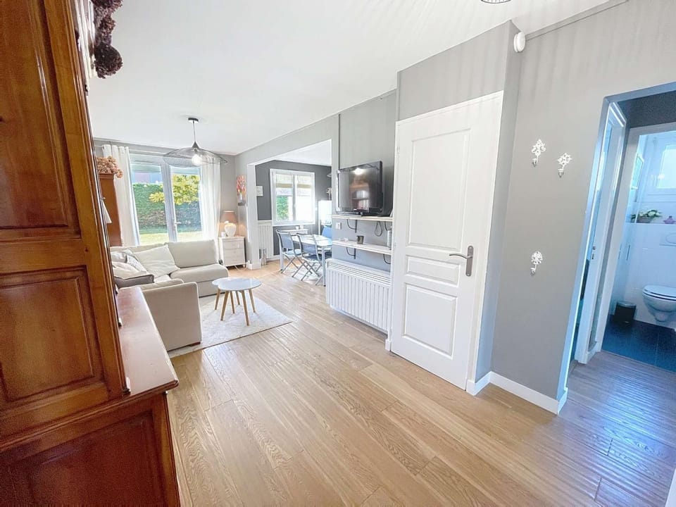Appartement rez-de-chaussée, proche mer - FR-1-361-575 Apartment in Jullouville