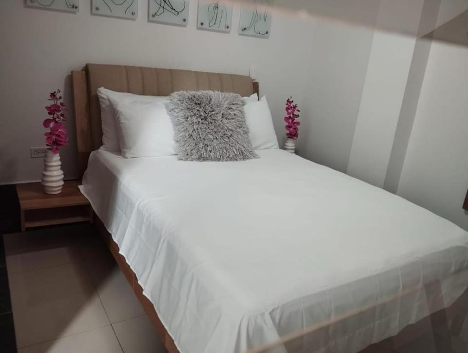 Laureles Group House Apartment in Medellin