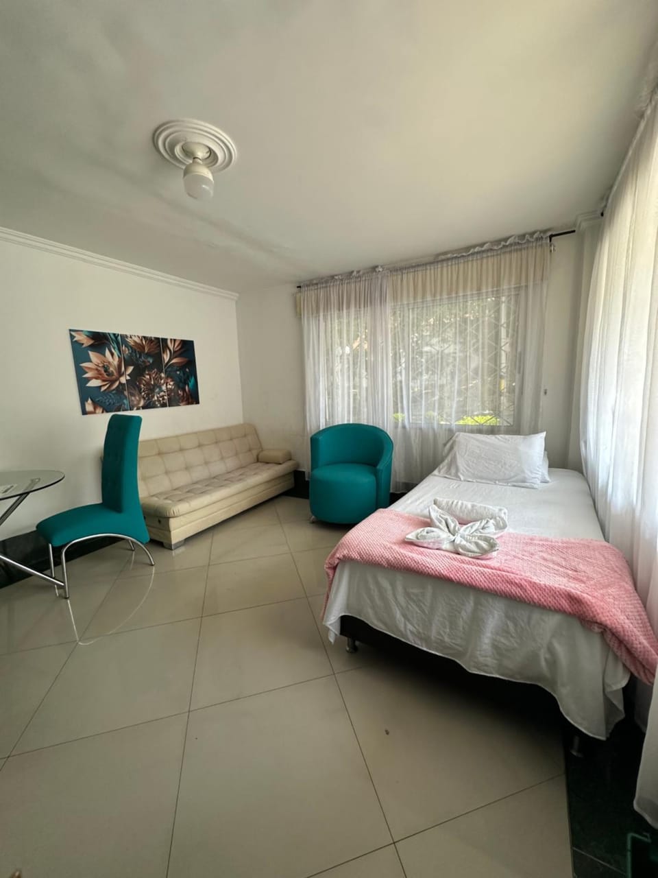 Bed, Living room