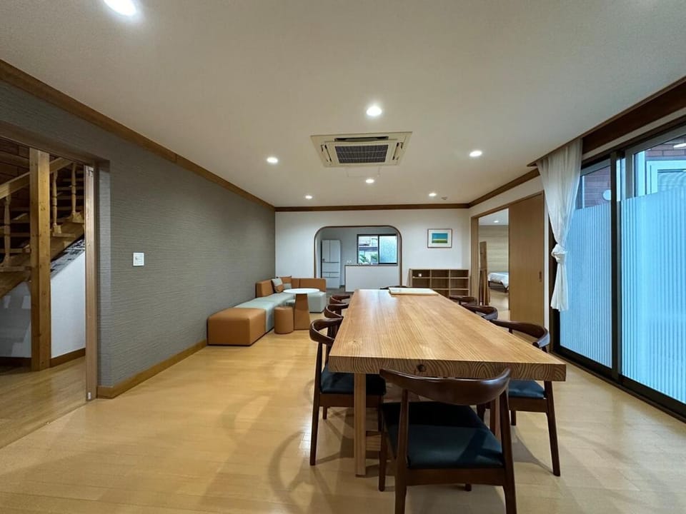 手稻红果子民宿 手稻站步7分 住12人 近滑雪场 Villa in Sapporo