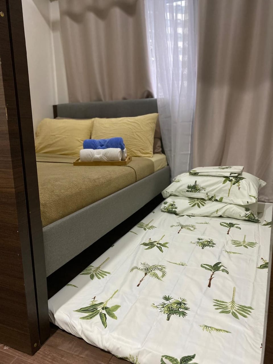 Stylish Haven in bustling Ayala, Makati Apartment in Makati