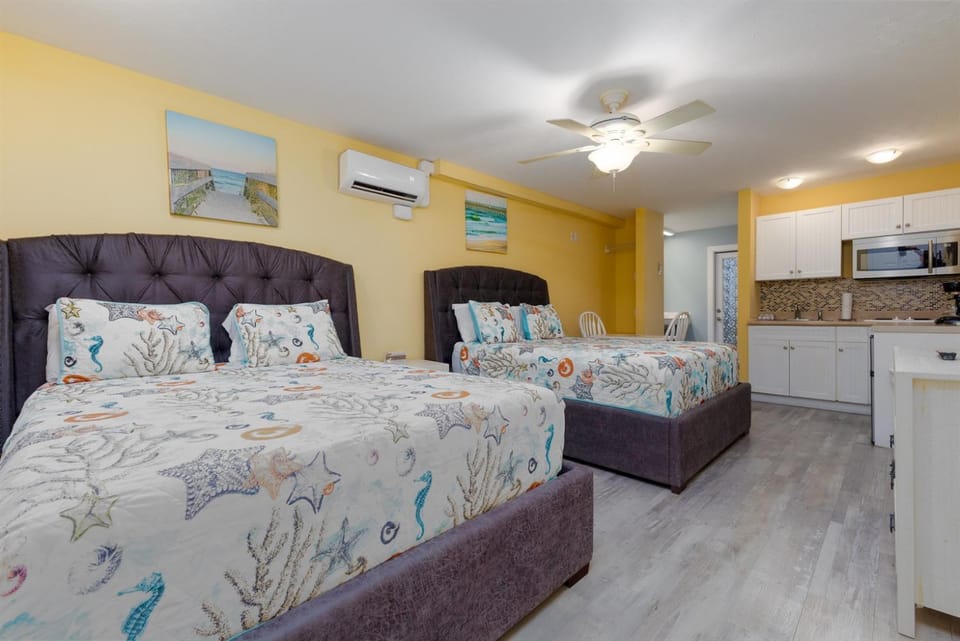 Surf City Sea Glass Getaway motel-Pet Friendly Apartment in Surf City