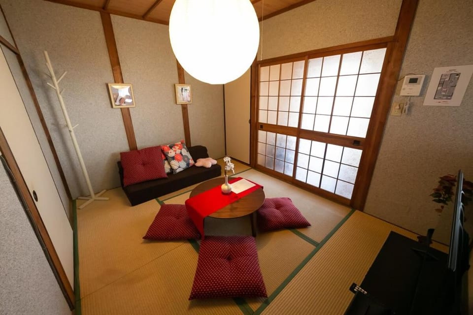 USJCity駅から宿までタクシー代無料-8名様まで宿泊可能-和モダンな一軒家 Apartment in Osaka