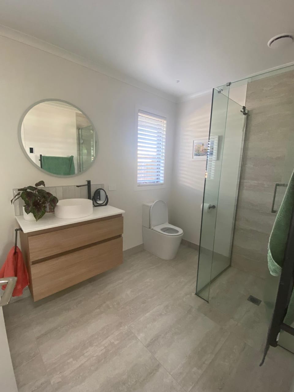 Shower, Toilet, Bathroom, towels