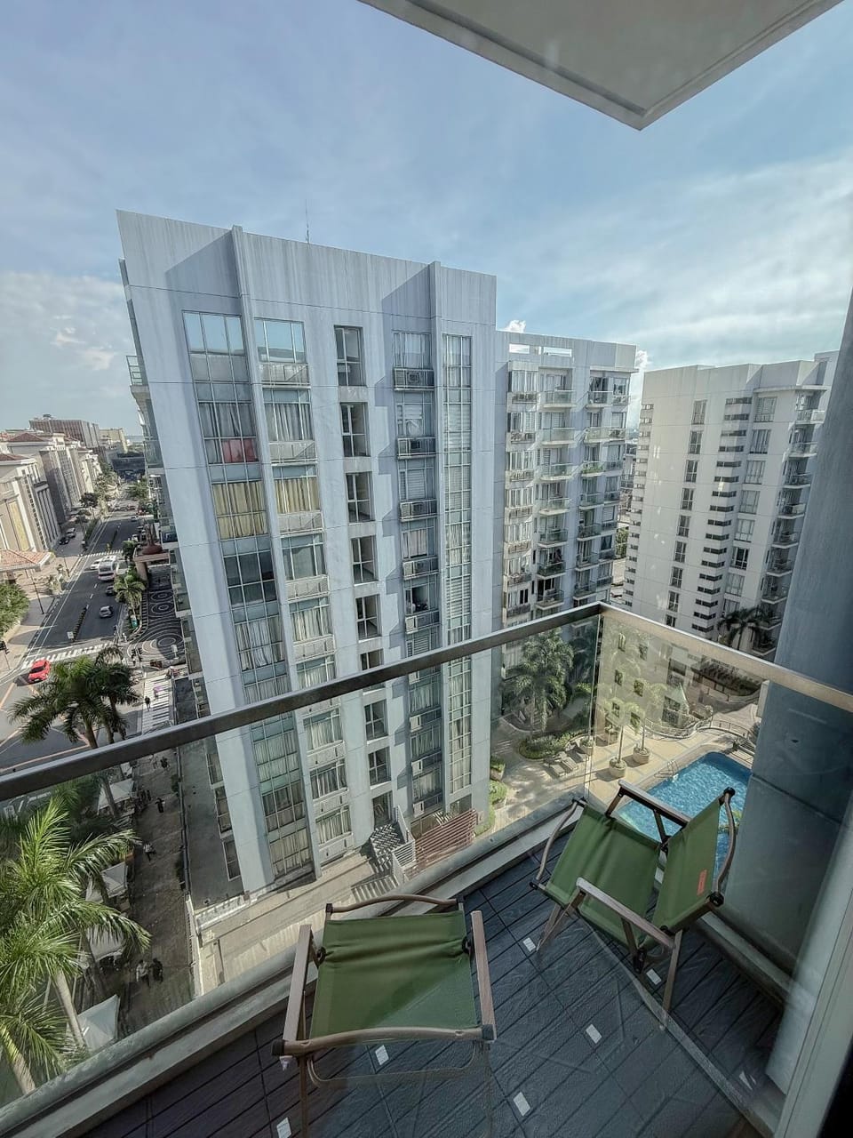 Corner unit at One Palm Tree Villas Apartment hotel in Pasay