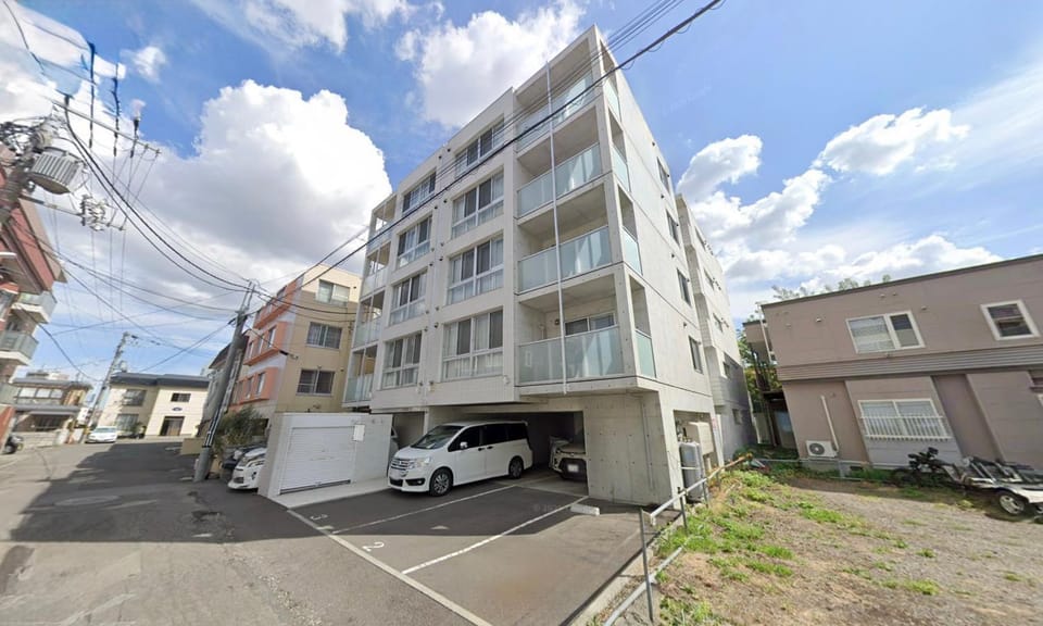 Property building, Day